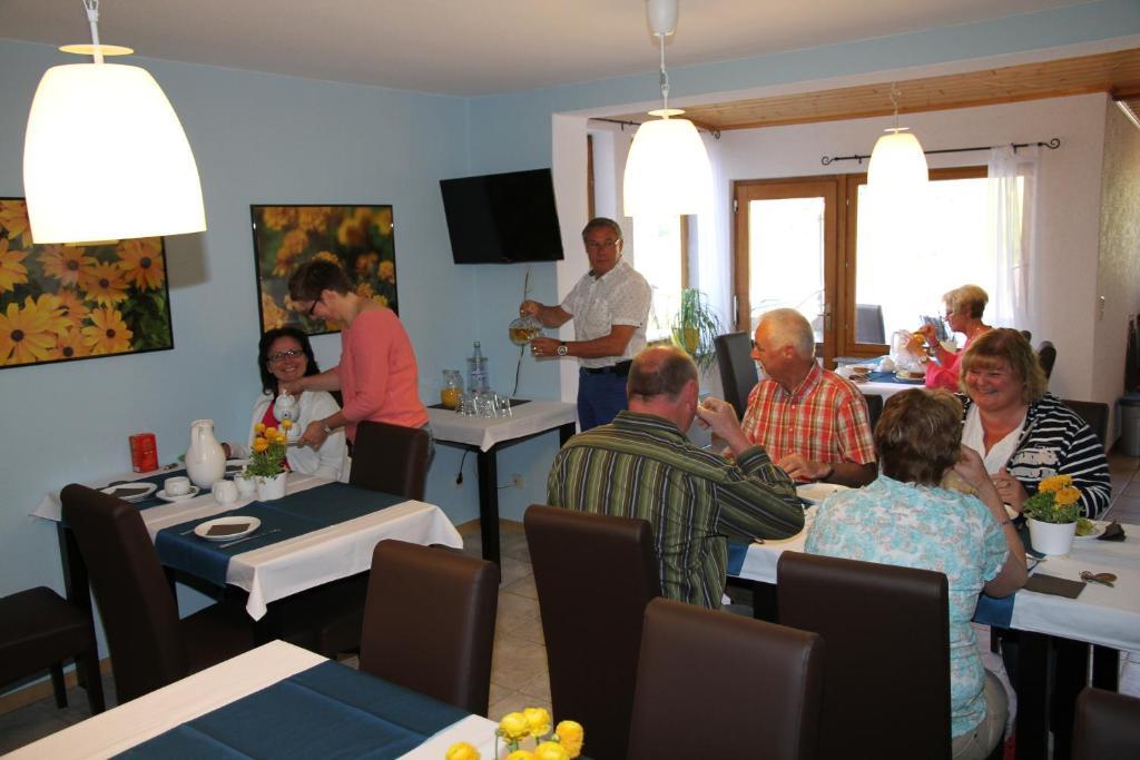 Ferienweingut Serwaziwein Mesenich Bagian luar foto